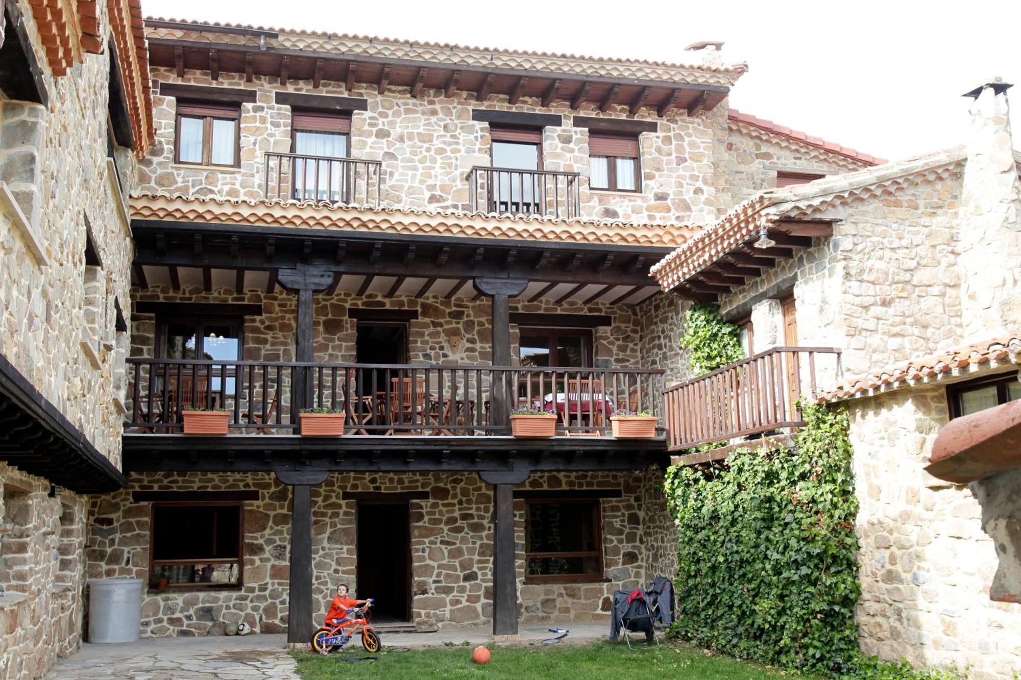 منزل الضيف Matute de la Sierra  في Casona Santa Coloma المظهر الخارجي الصورة